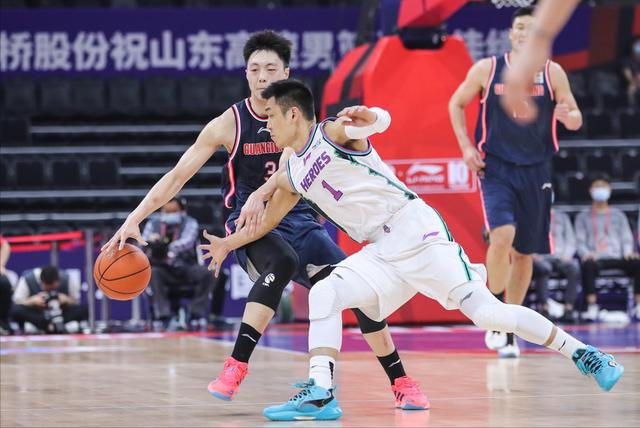 九州娱乐app-山东队遭遇卫冕冠军广东队，谁能取得胜利？的简单介绍